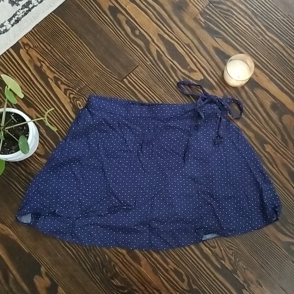 😎 2 for $17😎 Forever 21 polkadot wrap skirt navy blue - Picture 3 of 12